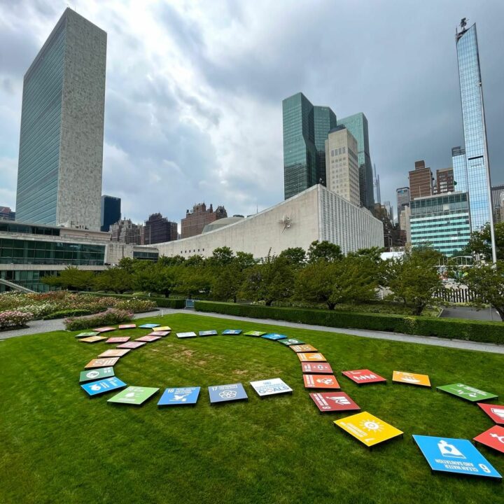 17 SDGs’ THIRD PARADISE – Il Terzo Paradiso dei 17 Obiettivi di Sviluppo Sostenibile dell’Agenda 2030 delle Nazioni Unite.